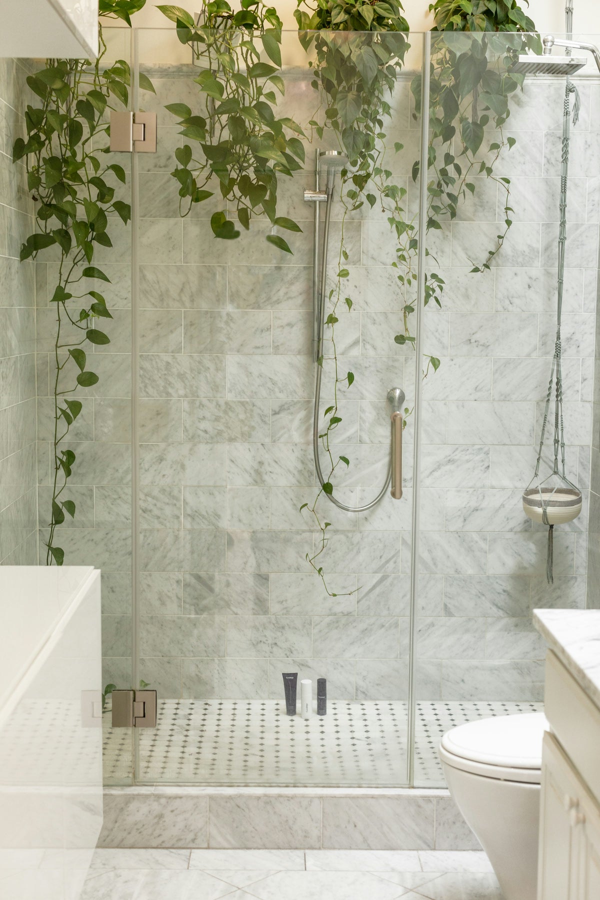 Frameless glass shower stall