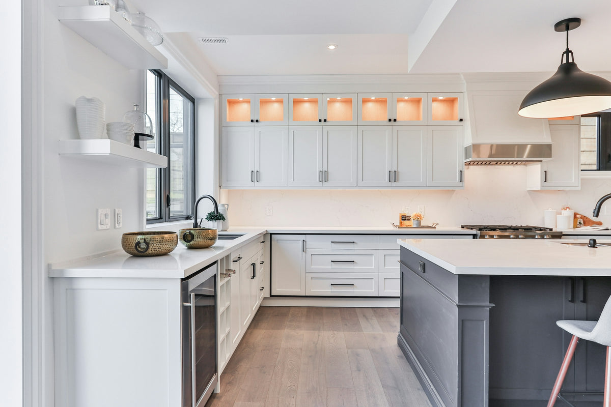 White wooden kitchen cabinets